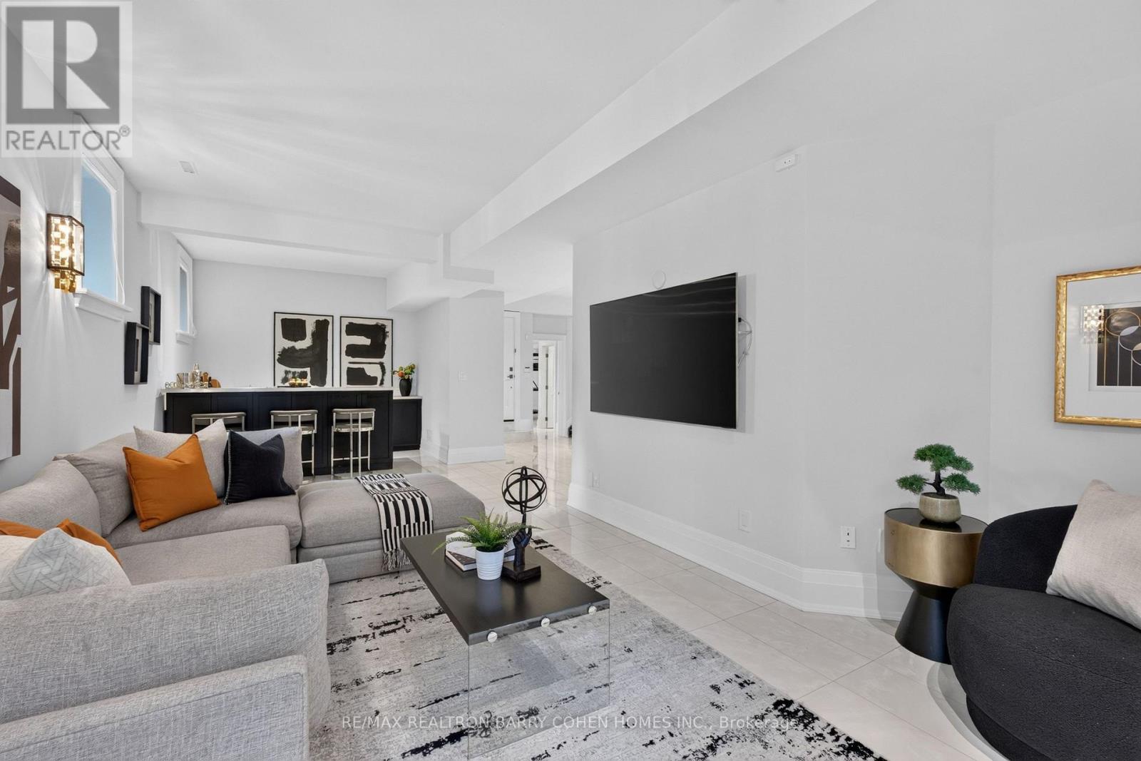 33 MUNRO BOULEVARD - Image 40