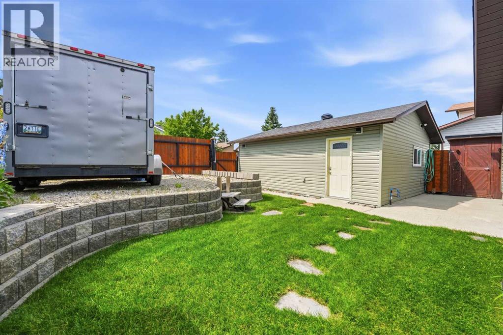 11 Beddington Green NE - 38