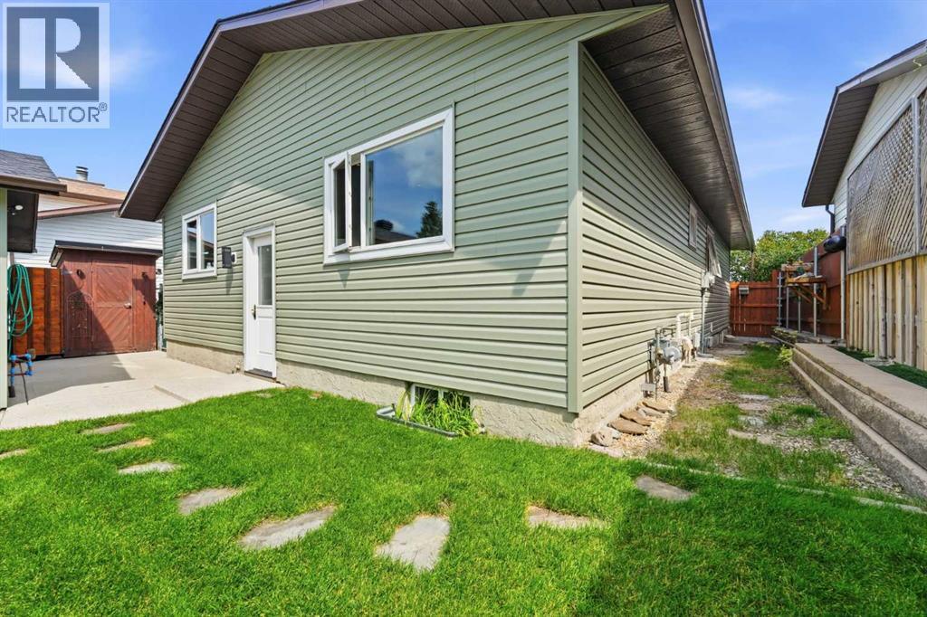 11 Beddington Green NE - 39