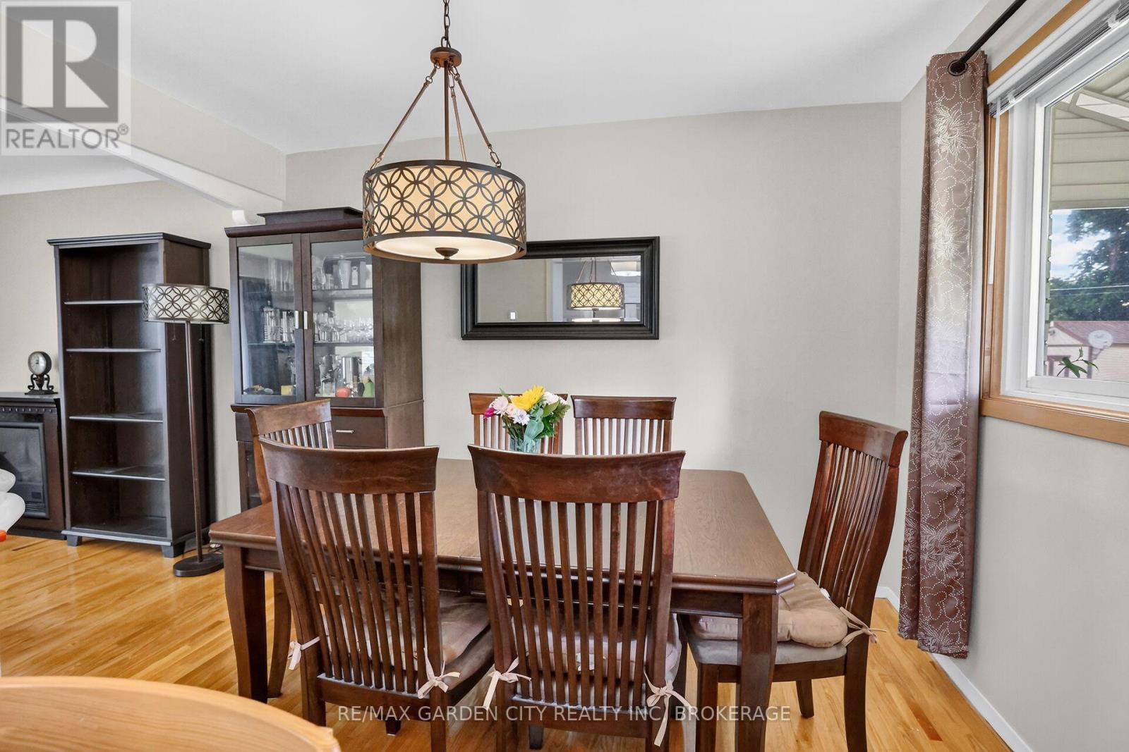 34 DONNA MARIE DRIVE - 11