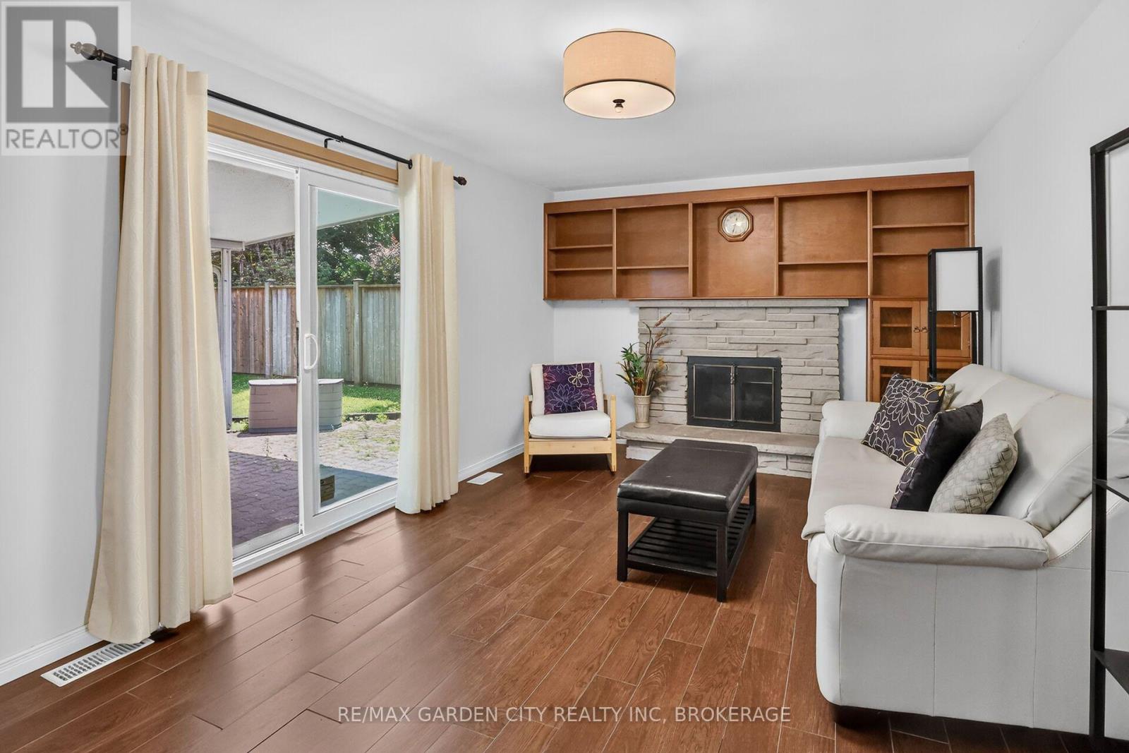 34 DONNA MARIE DRIVE - 16