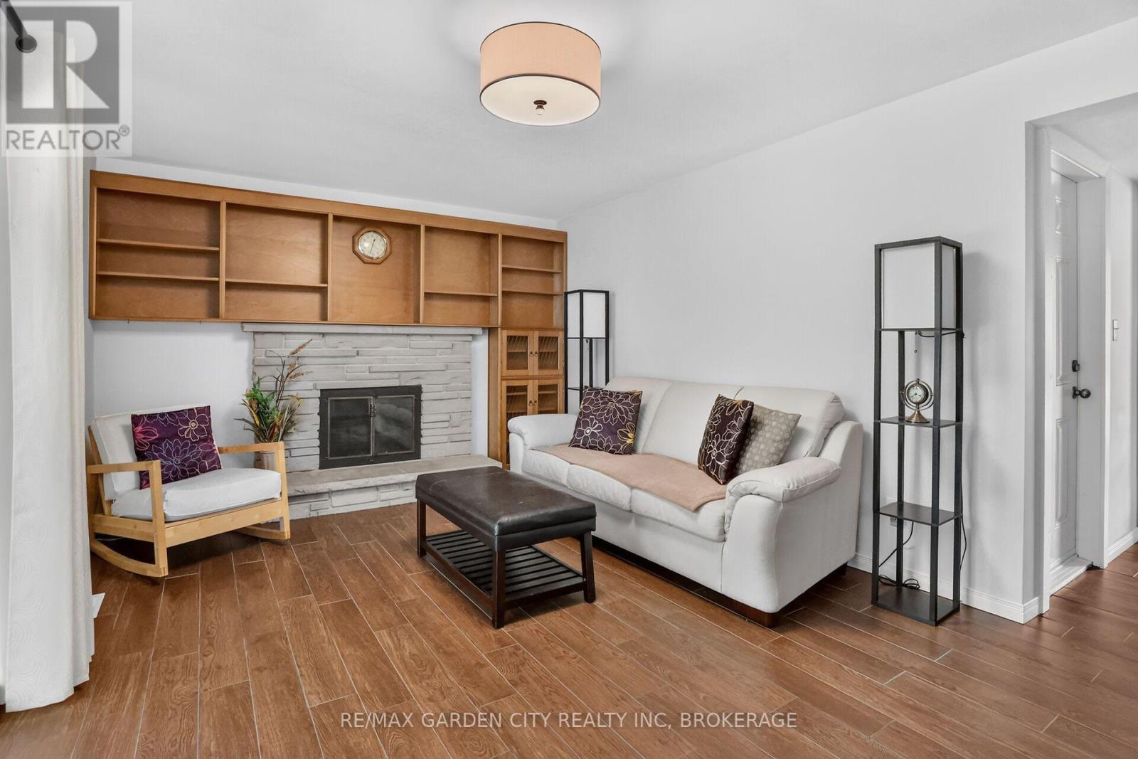 34 DONNA MARIE DRIVE - 17