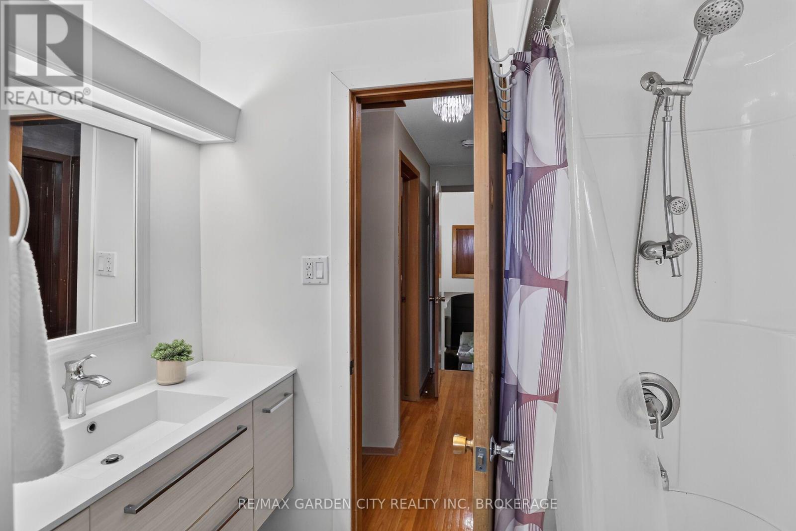 34 DONNA MARIE DRIVE - 25
