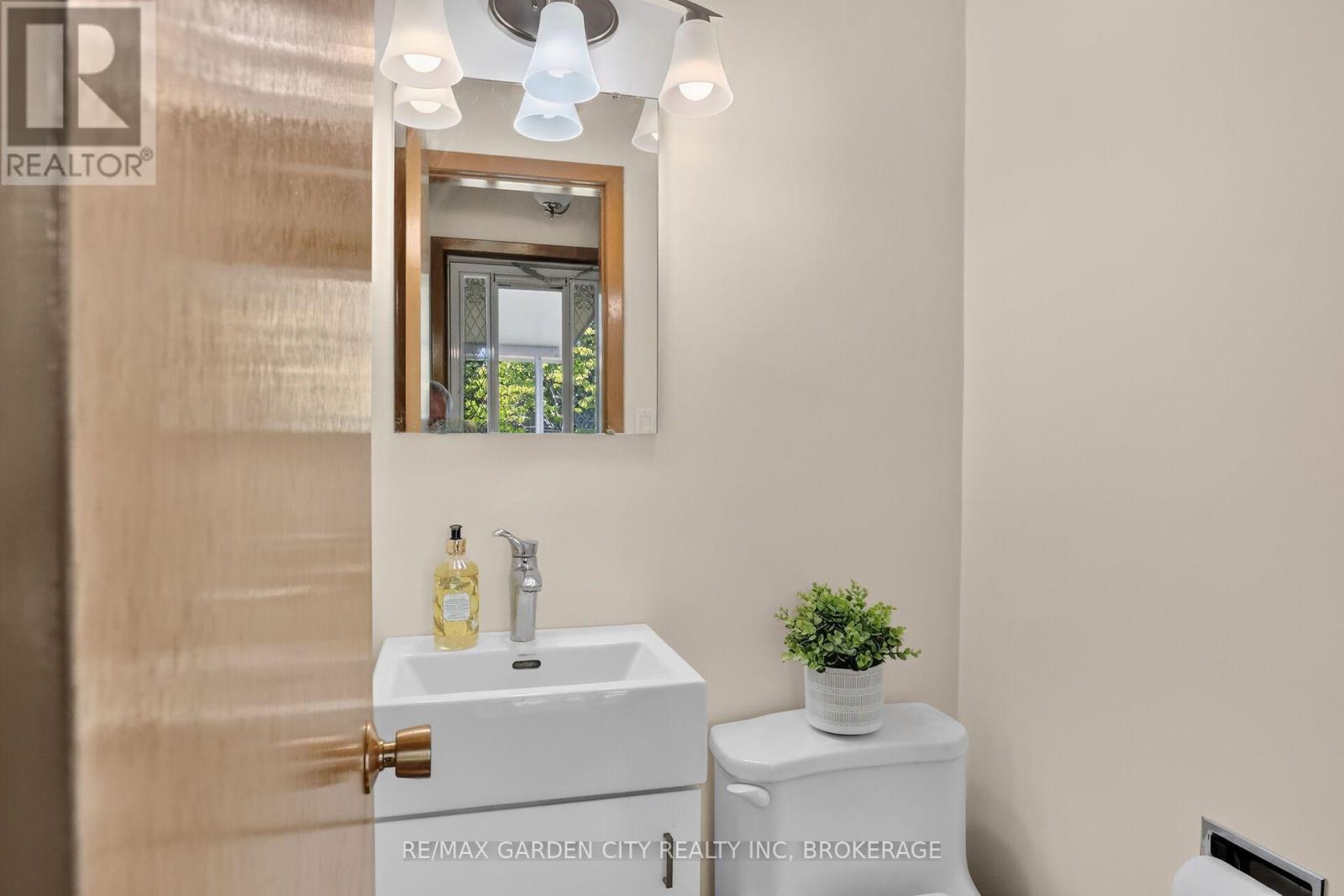 34 DONNA MARIE DRIVE - 26