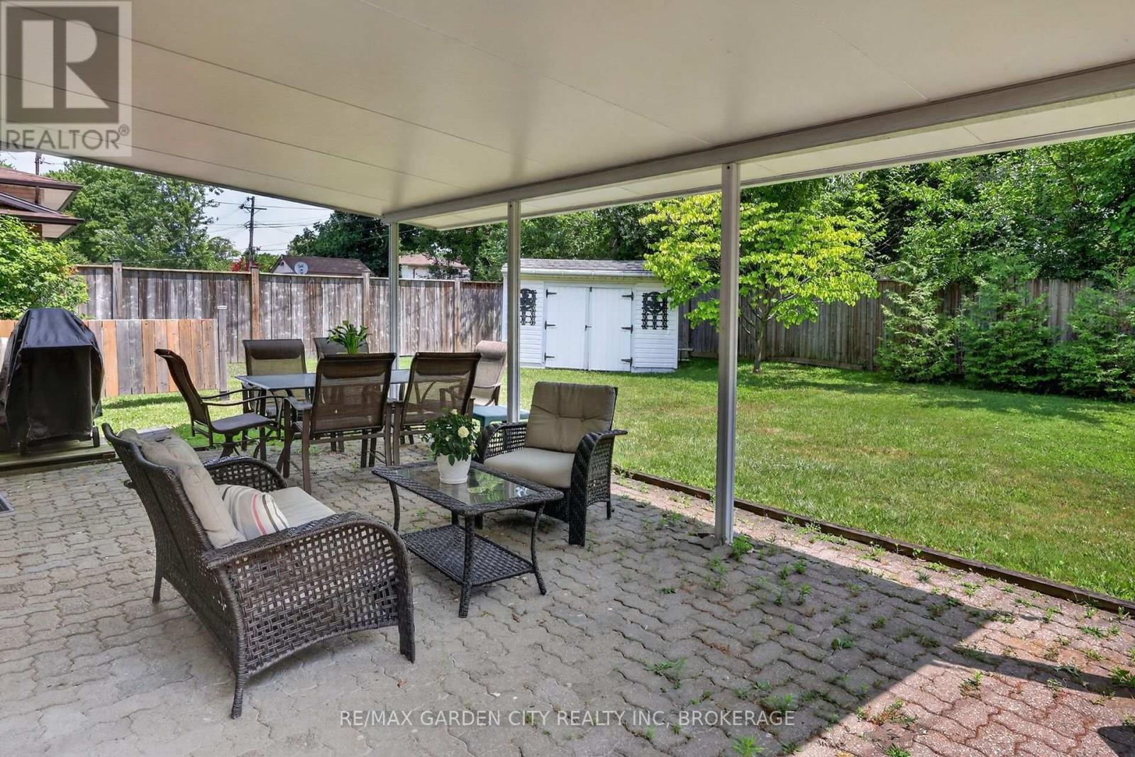 34 DONNA MARIE DRIVE - 33
