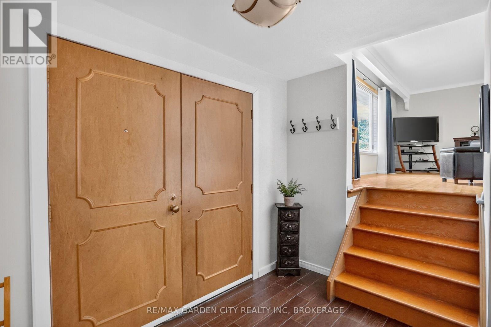34 DONNA MARIE DRIVE - 5