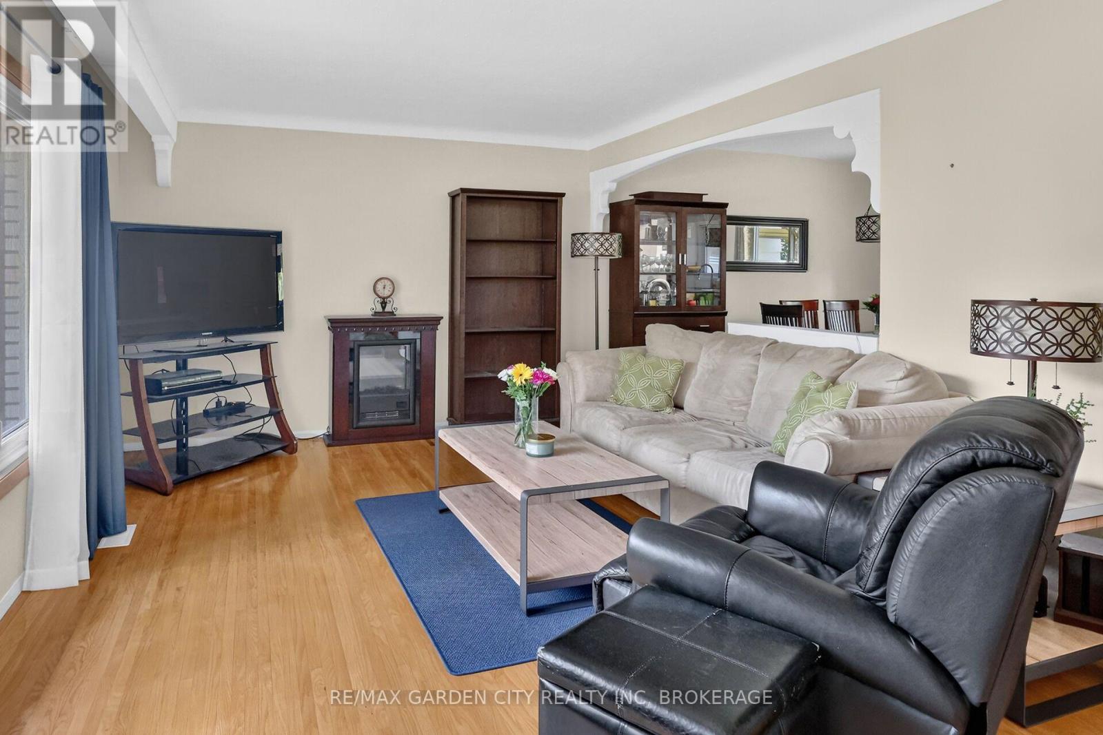 34 DONNA MARIE DRIVE - 8