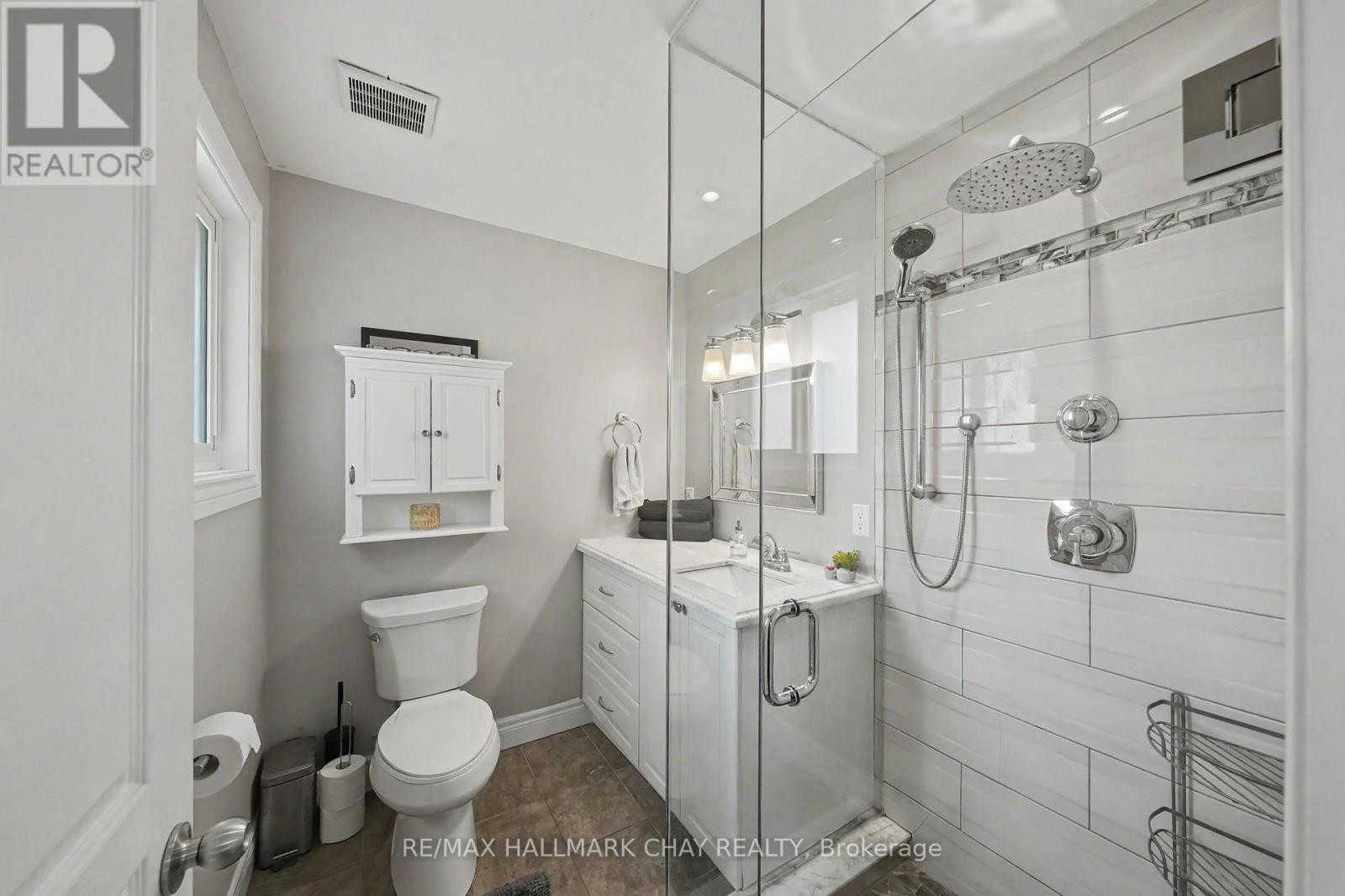 13 DOWNEY AVENUE - Image 20