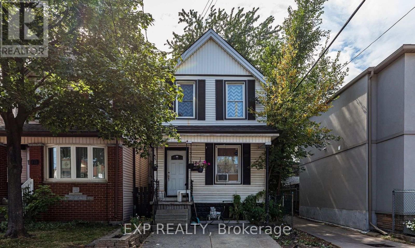 12 MAYFLOWER AVENUE - 1