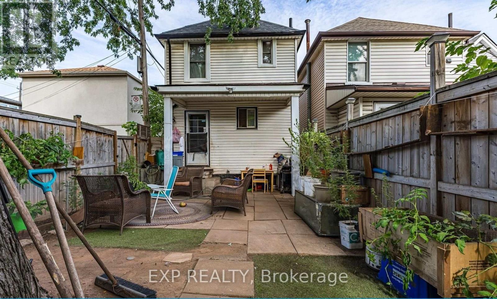 12 MAYFLOWER AVENUE - 11