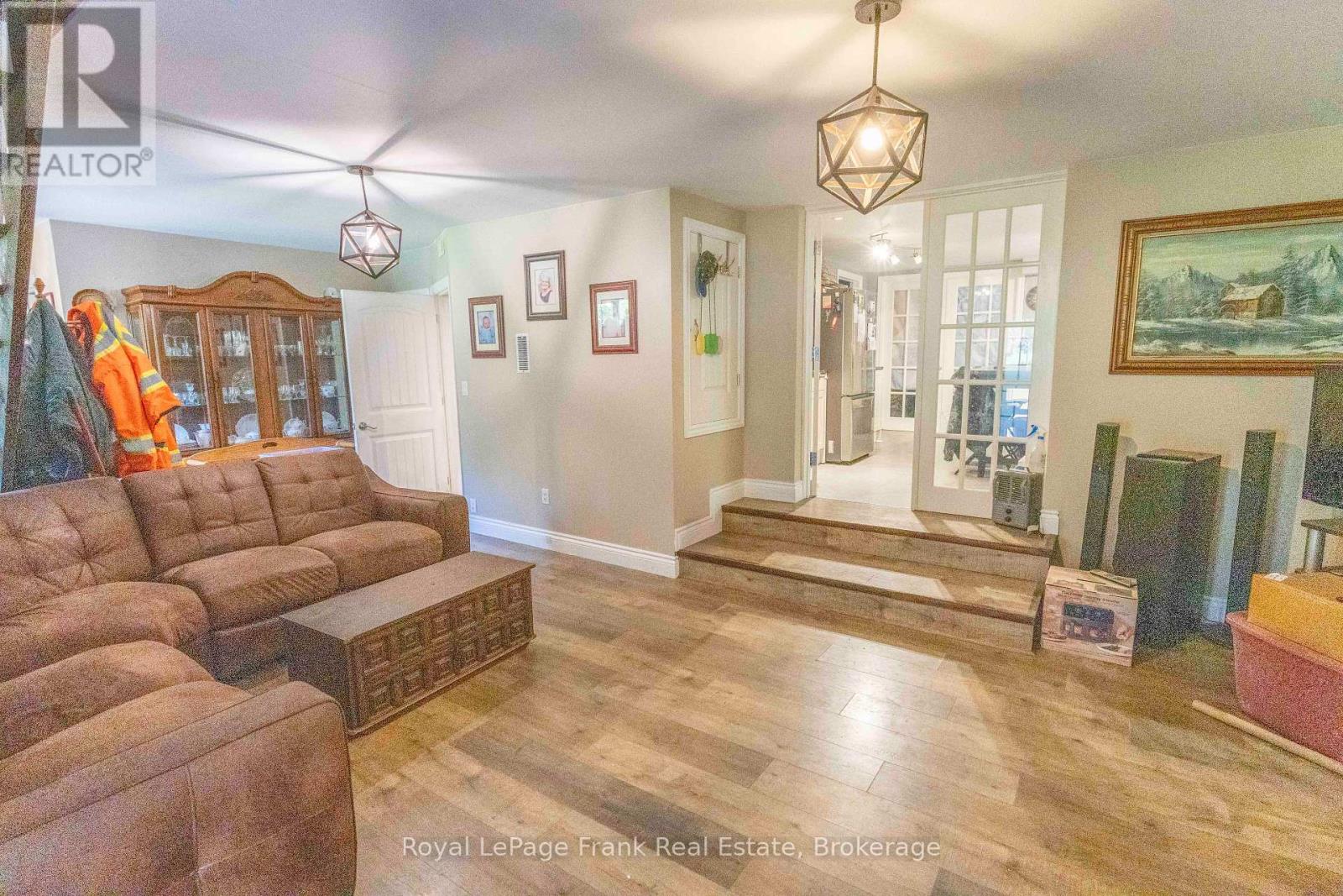 2477 PIGEON LAKE ROAD - 23