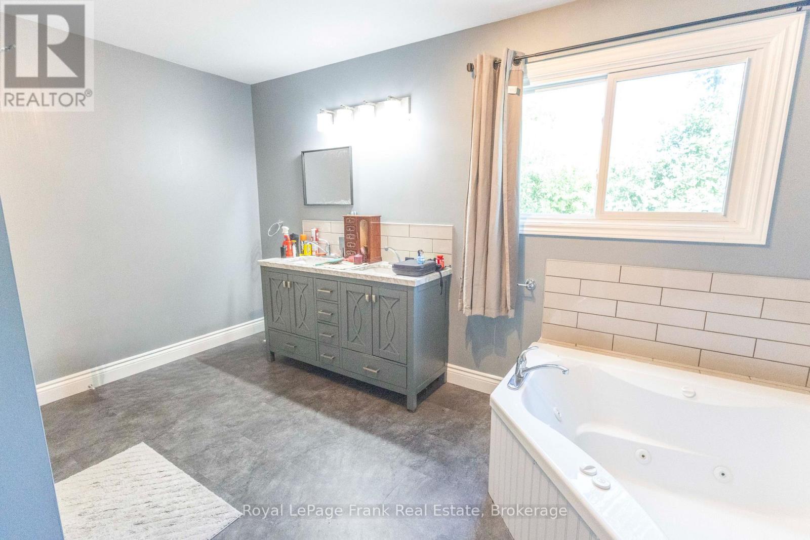 2477 PIGEON LAKE ROAD - 36
