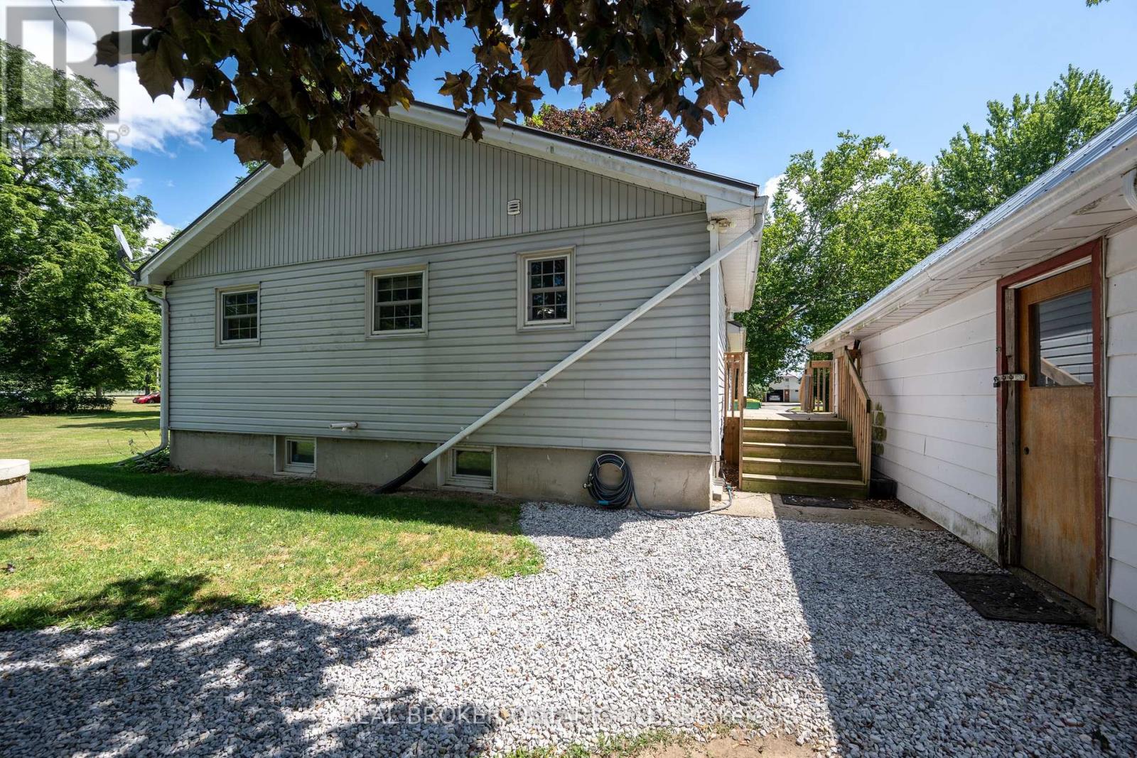 15 MIDDLEMISS AVENUE - 24