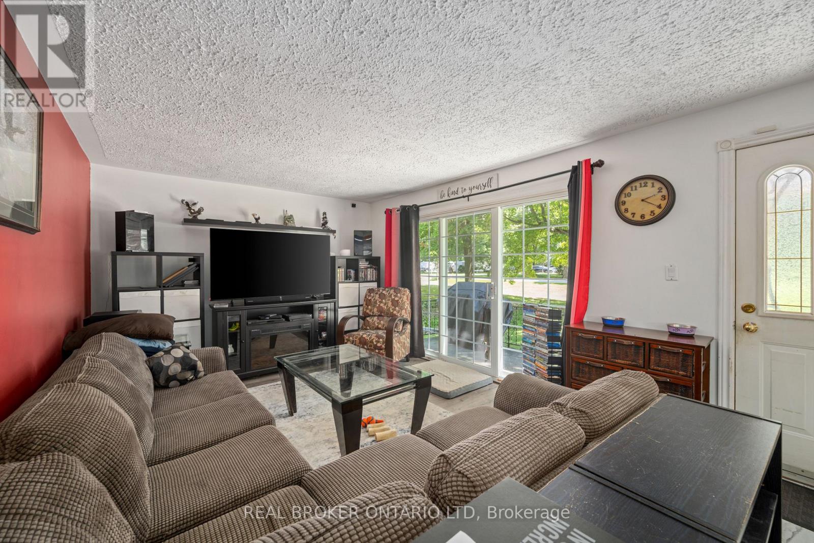 15 MIDDLEMISS AVENUE - 6