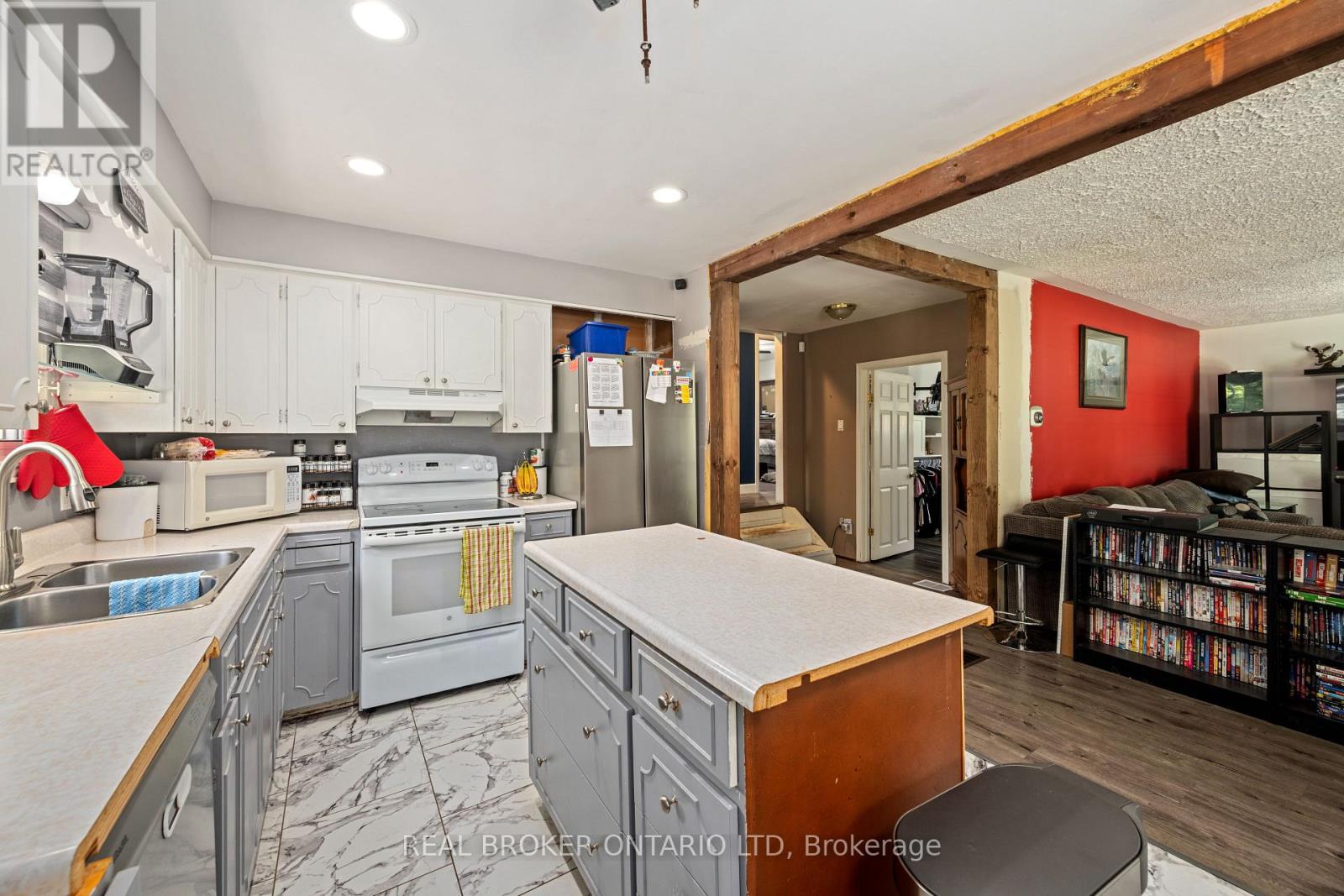 15 MIDDLEMISS AVENUE - 9