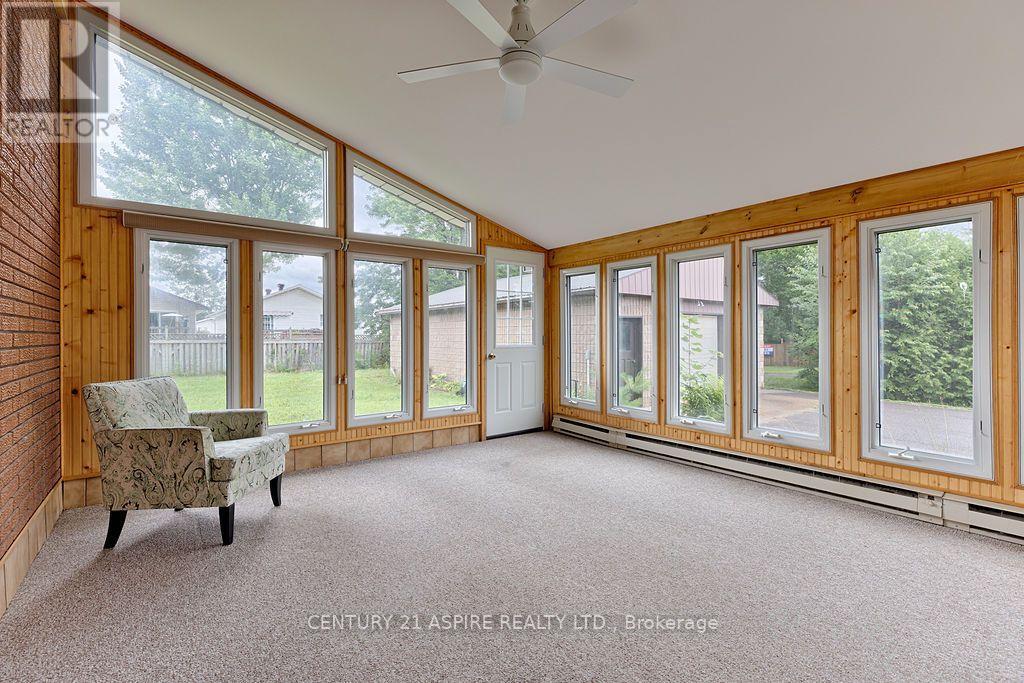 House for Rent in Ottawa – 31 SELKIRK STREET, Ottawa – By Peter Sagos - Image 9