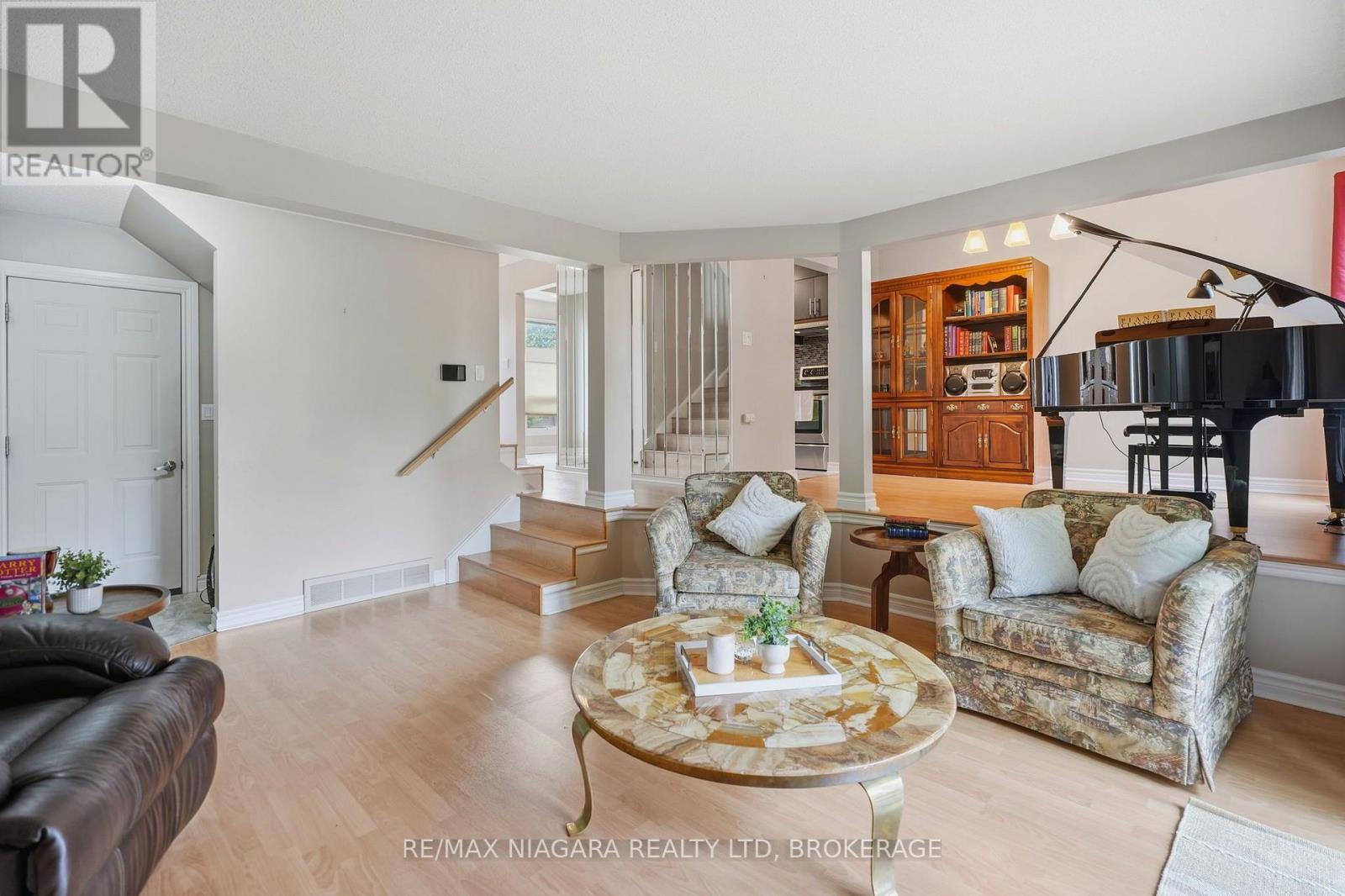 #24 122 LAKESHORE ROAD - 14