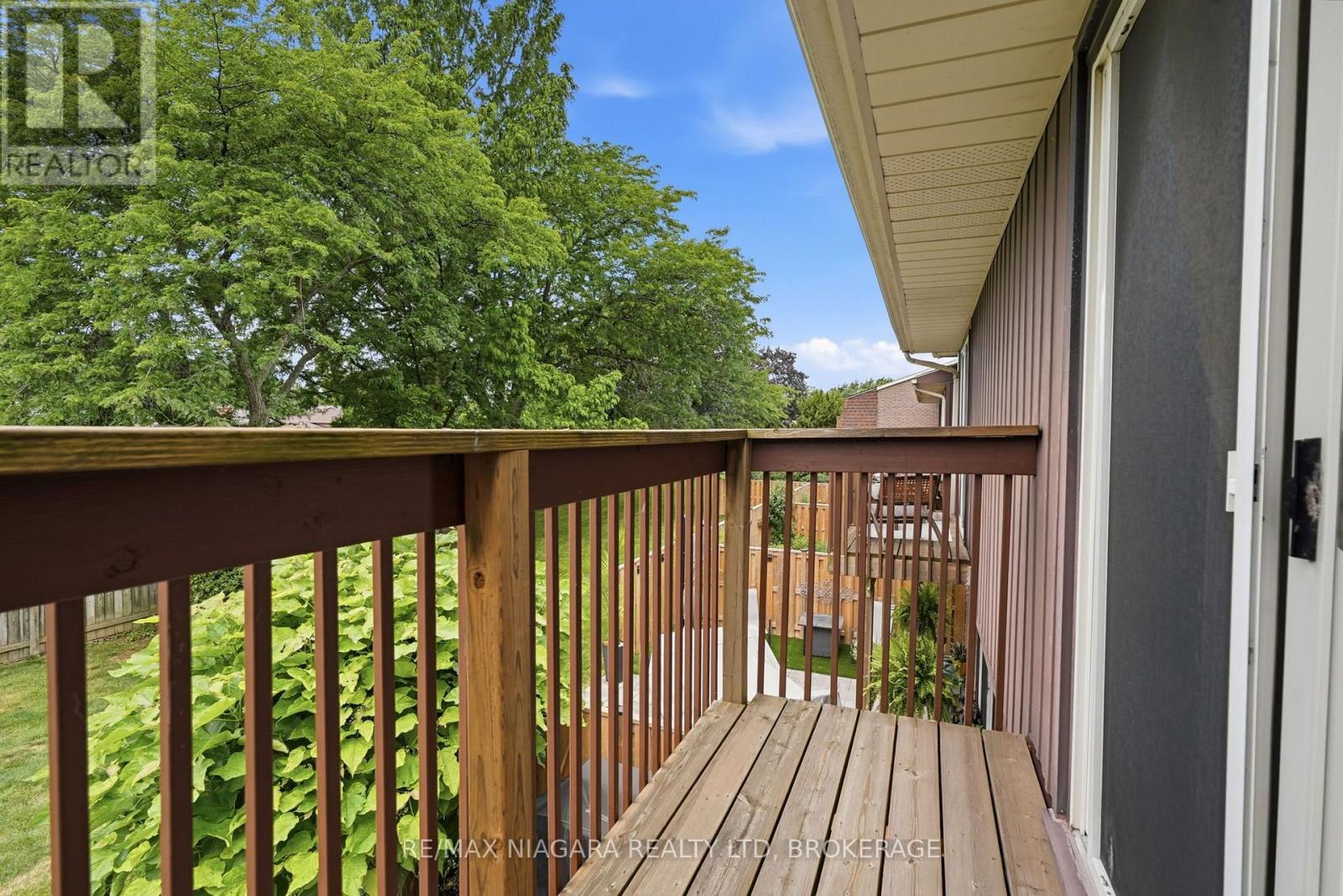 #24 122 LAKESHORE ROAD - 17