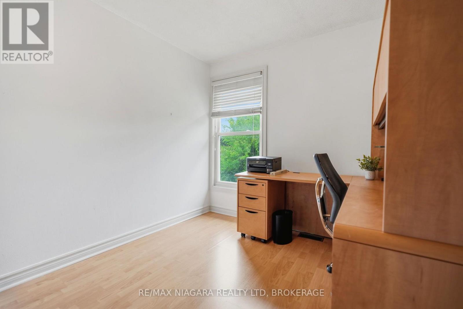 #24 122 LAKESHORE ROAD - 19