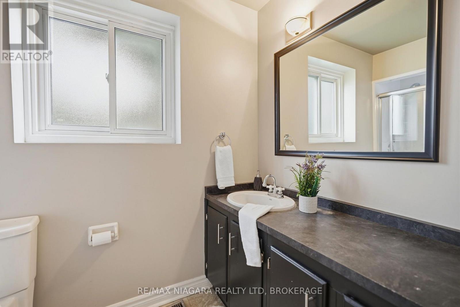 #24 122 LAKESHORE ROAD - 22