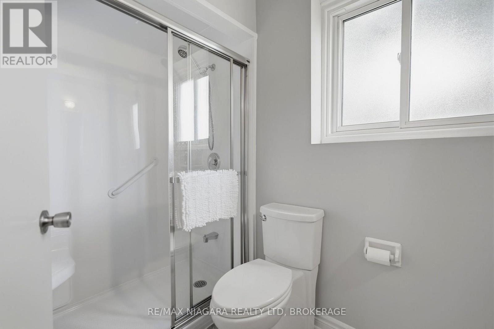 #24 122 LAKESHORE ROAD - 23