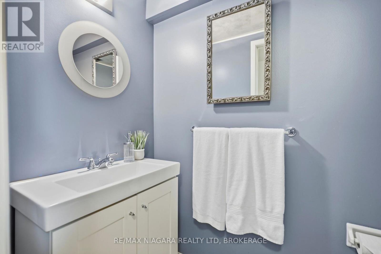 #24 122 LAKESHORE ROAD - 25