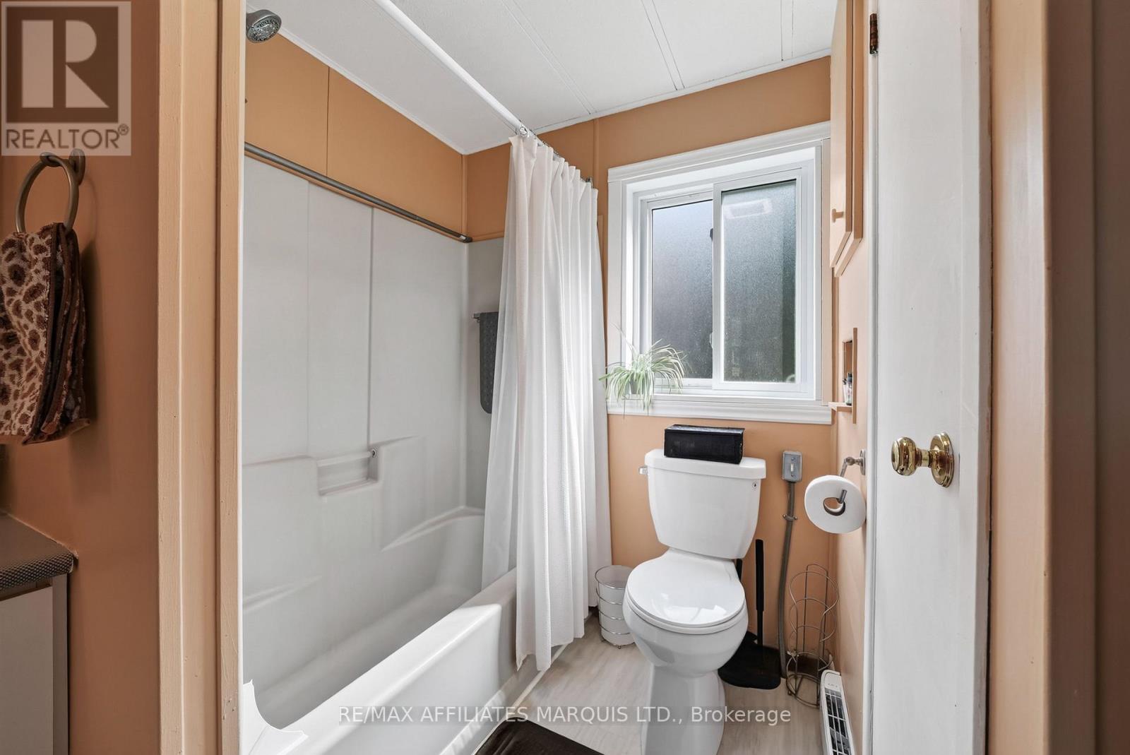 28 THOMAS STREET - 22