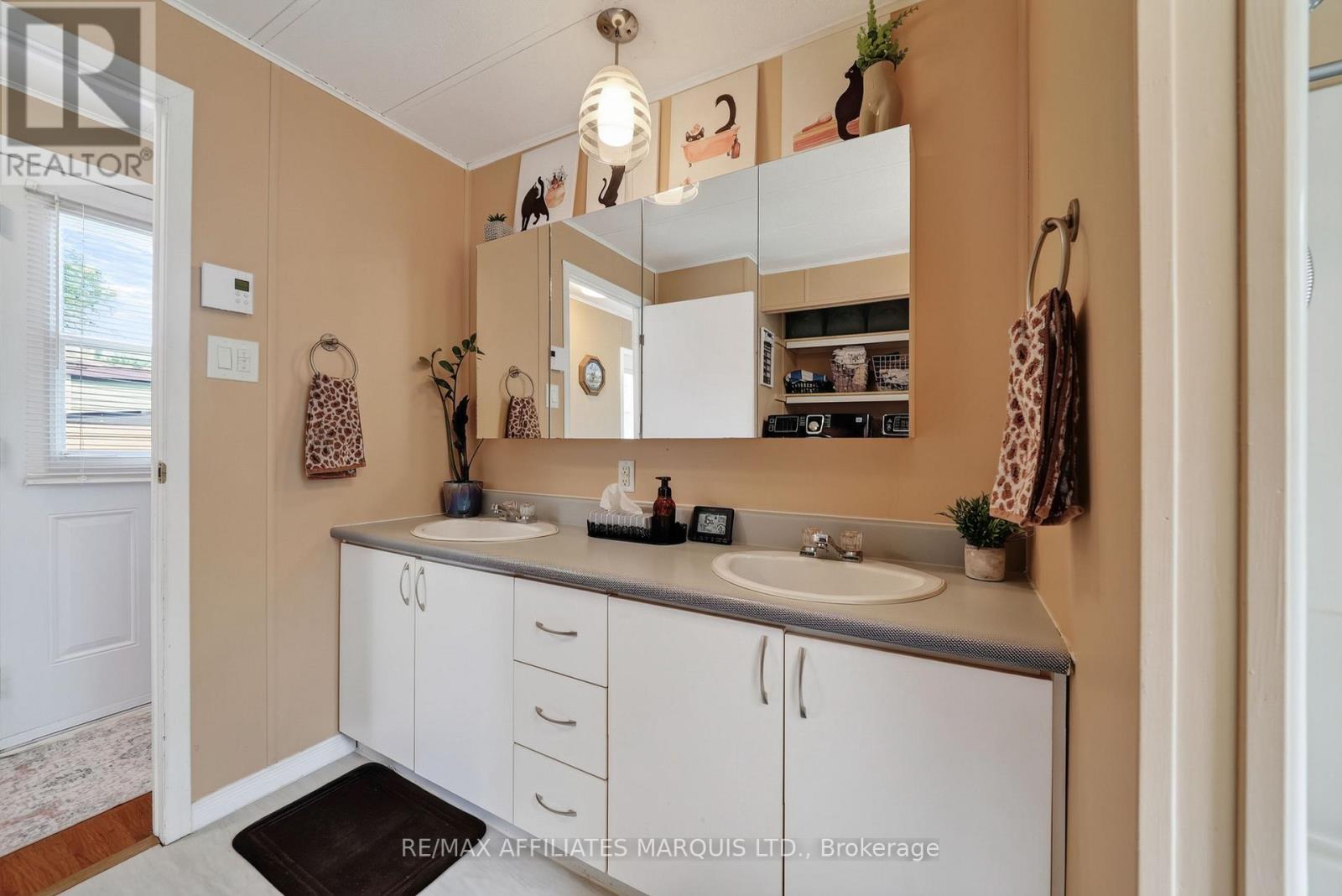 28 THOMAS STREET - 23