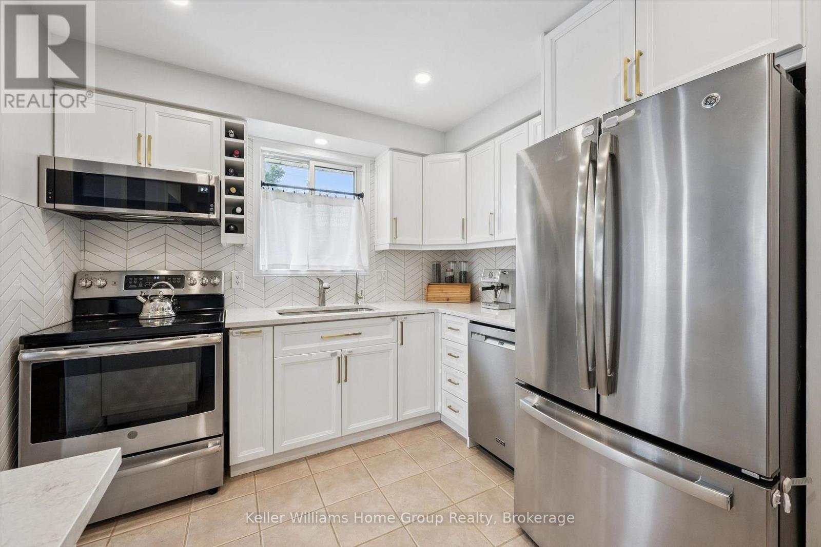 51 DUNHILL CRESCENT - 13