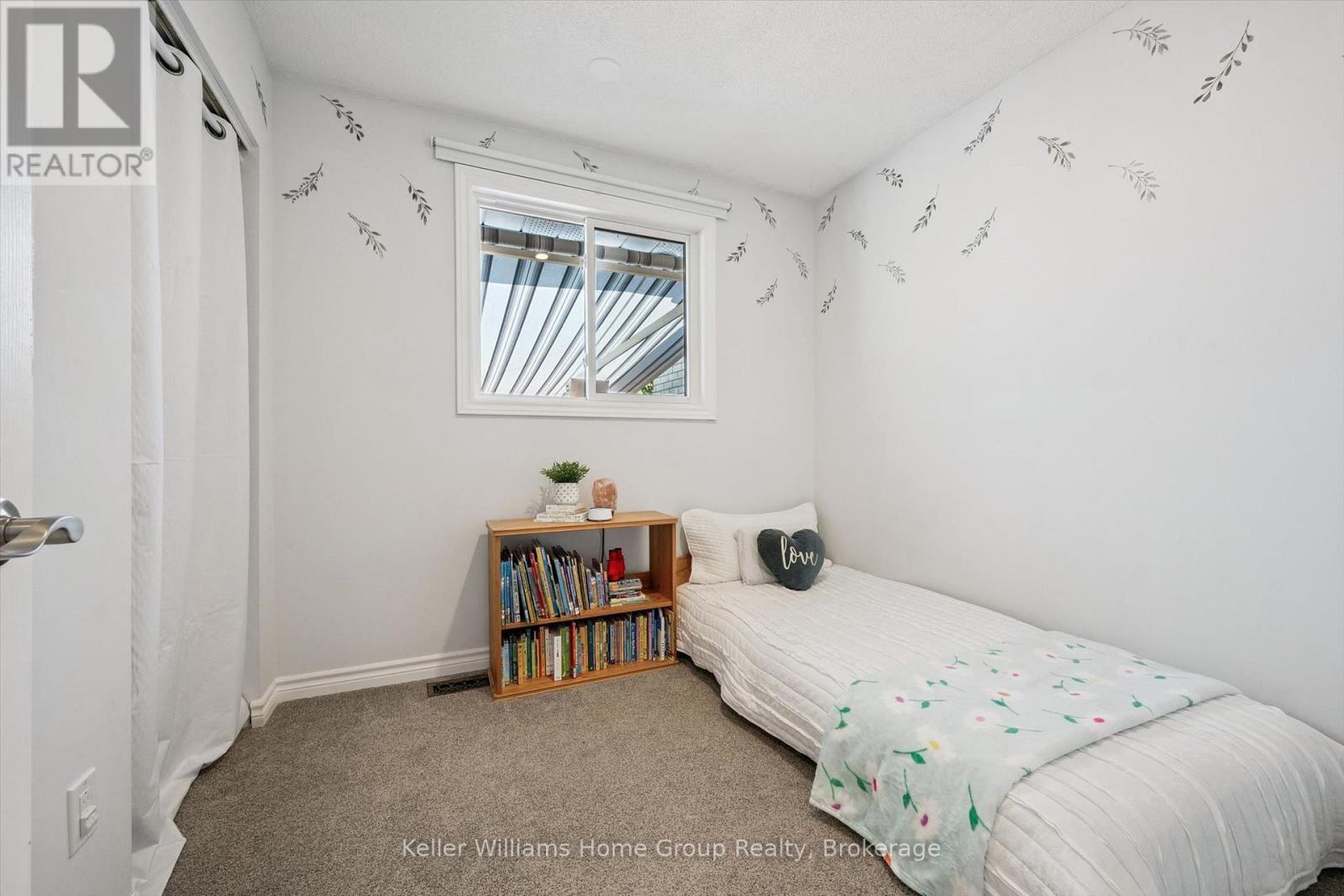 51 DUNHILL CRESCENT - 23