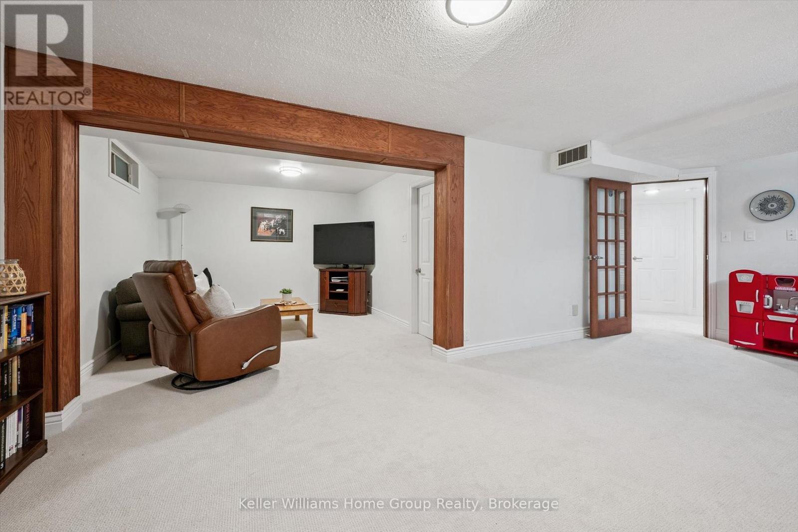 51 DUNHILL CRESCENT - 27