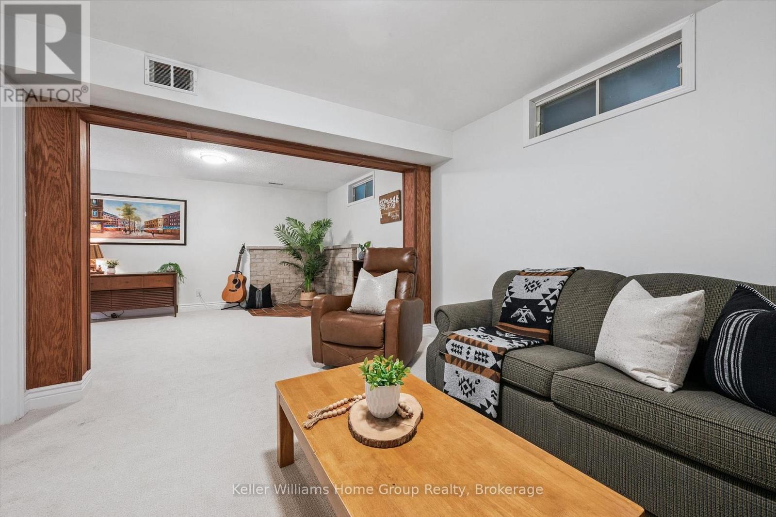 51 DUNHILL CRESCENT - 28