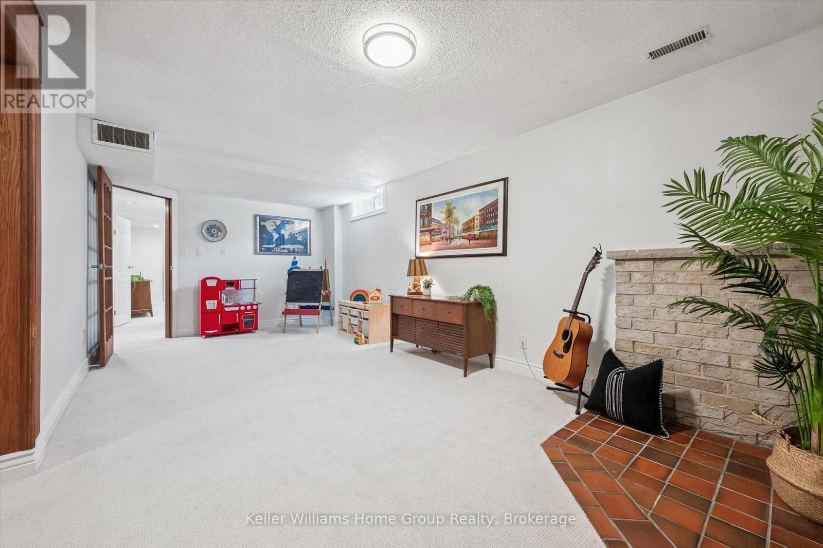 51 DUNHILL CRESCENT - 29