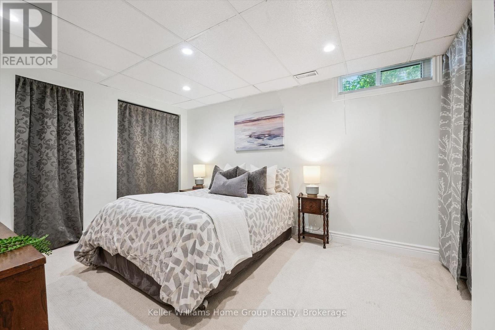 51 DUNHILL CRESCENT - 30