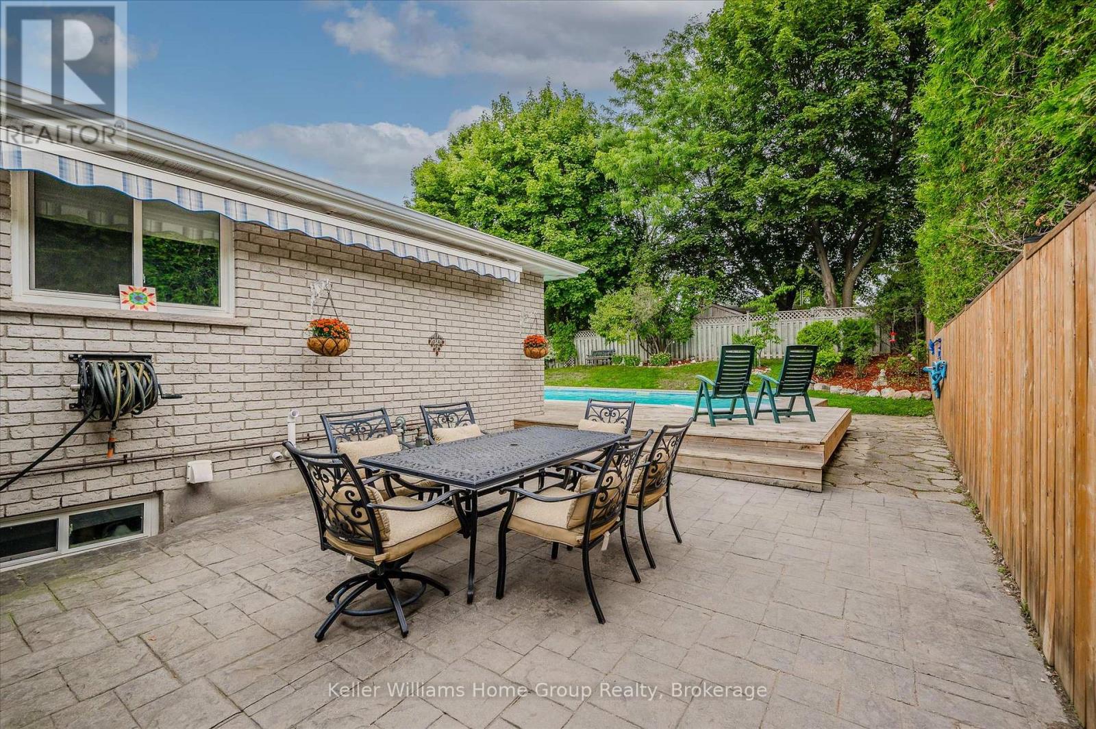 51 DUNHILL CRESCENT - 32