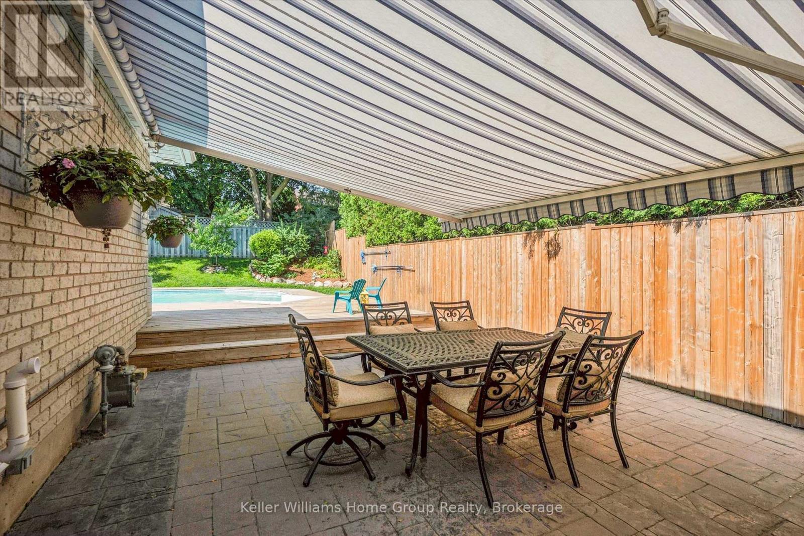 51 DUNHILL CRESCENT - 33