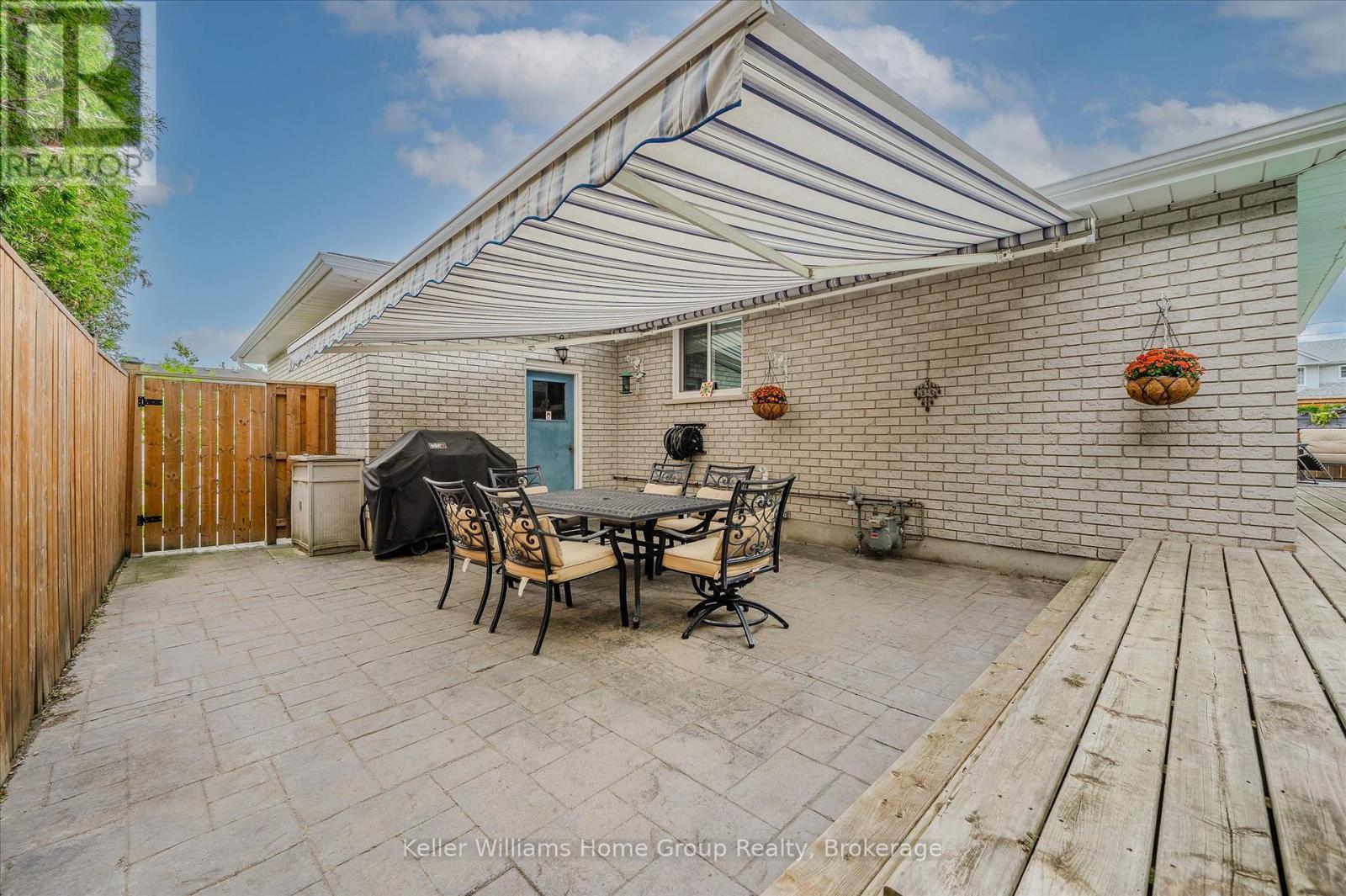 51 DUNHILL CRESCENT - 35