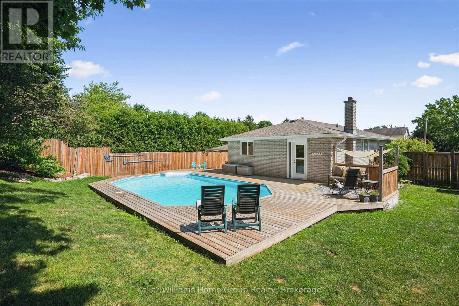51 DUNHILL CRESCENT - 37