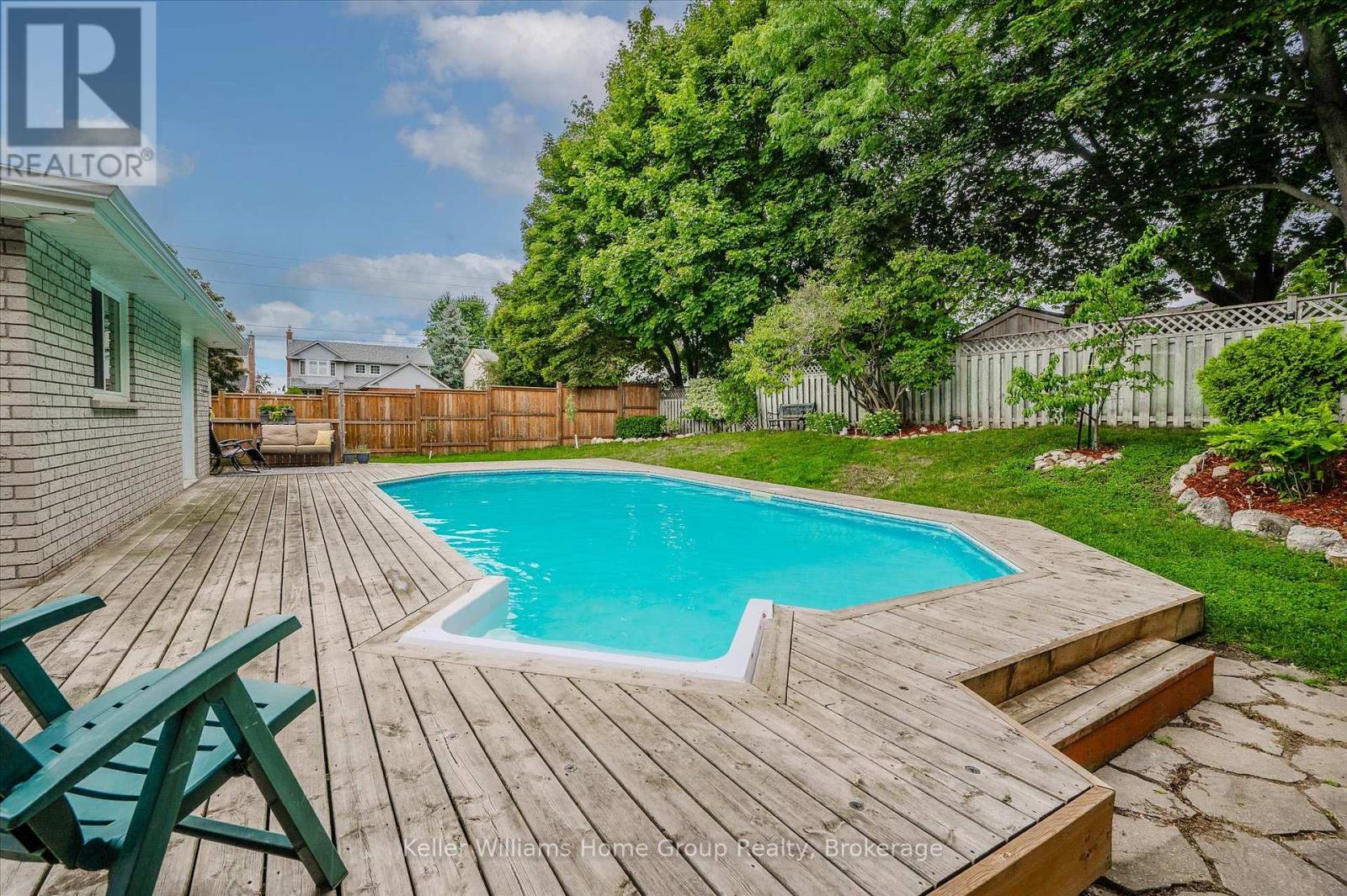 51 DUNHILL CRESCENT - 39