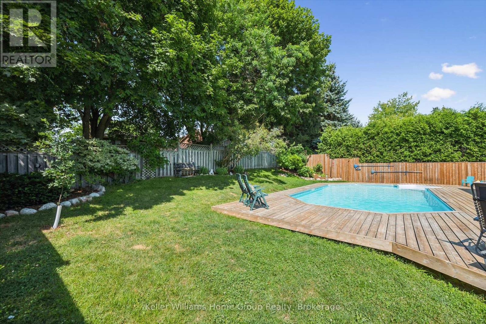 51 DUNHILL CRESCENT - 40