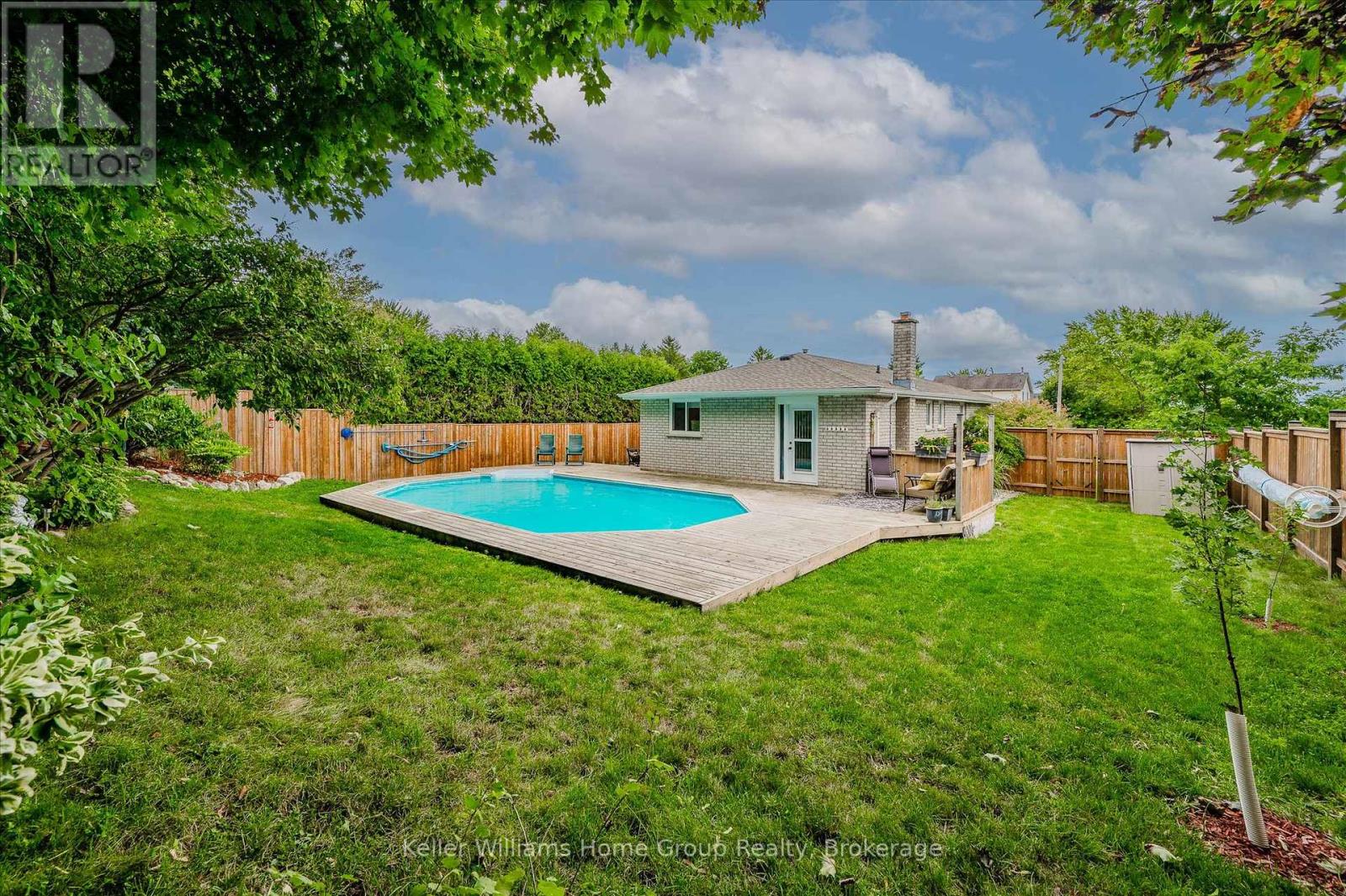 51 DUNHILL CRESCENT - 41