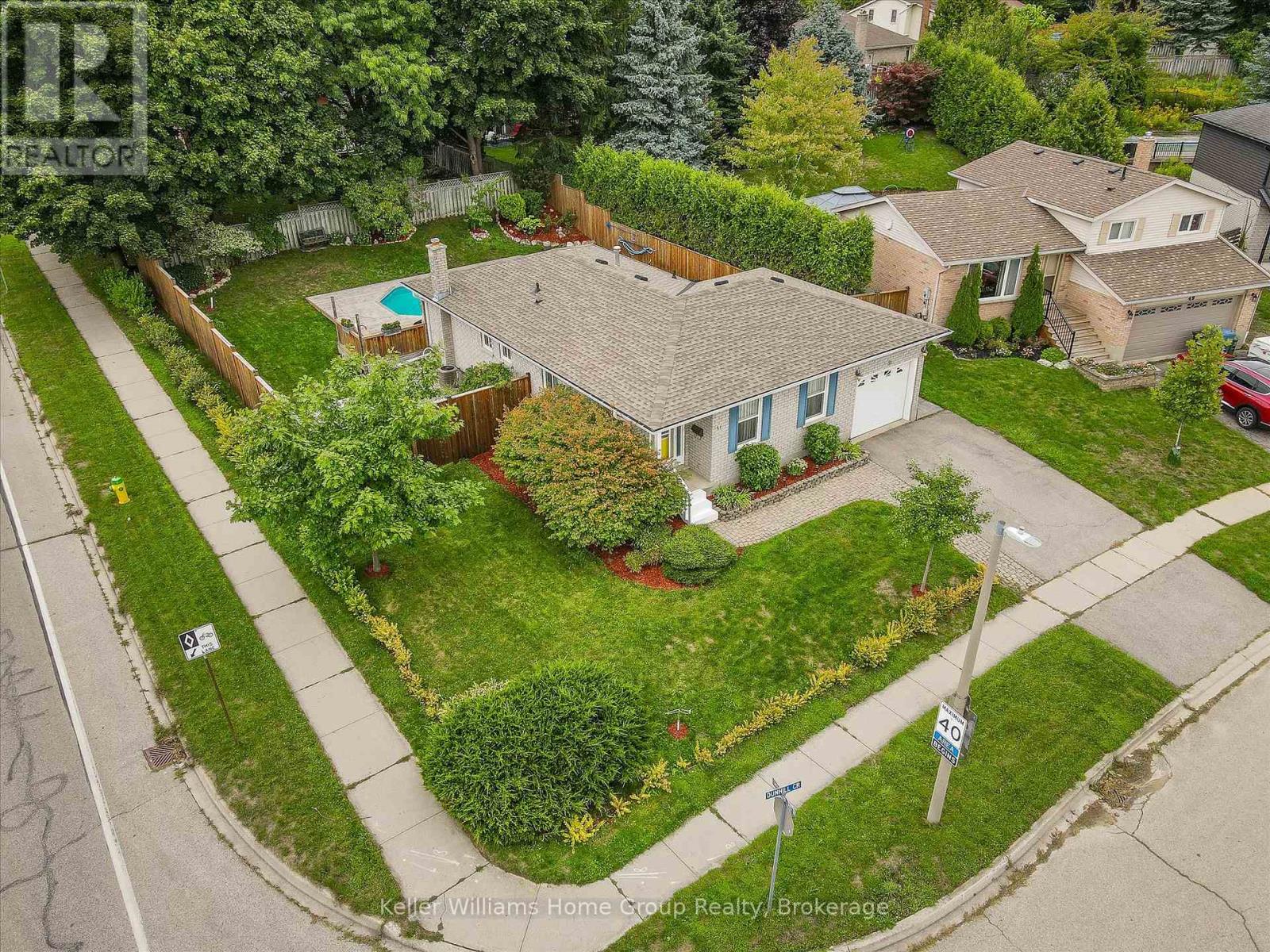 51 DUNHILL CRESCENT - 42