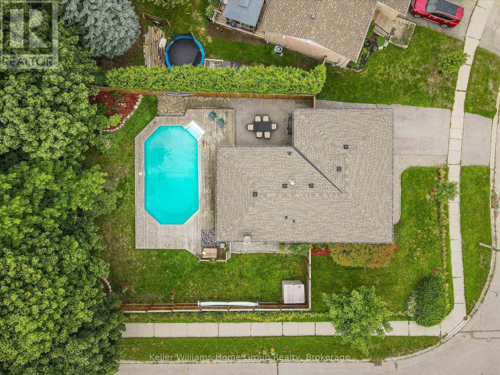 51 DUNHILL CRESCENT - 43