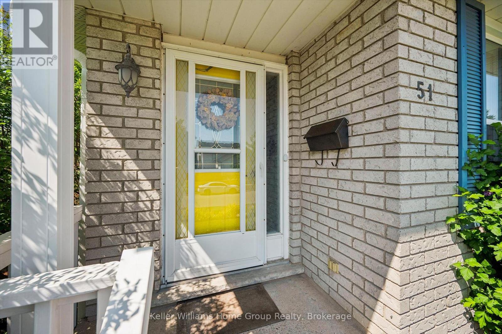 51 DUNHILL CRESCENT - 6