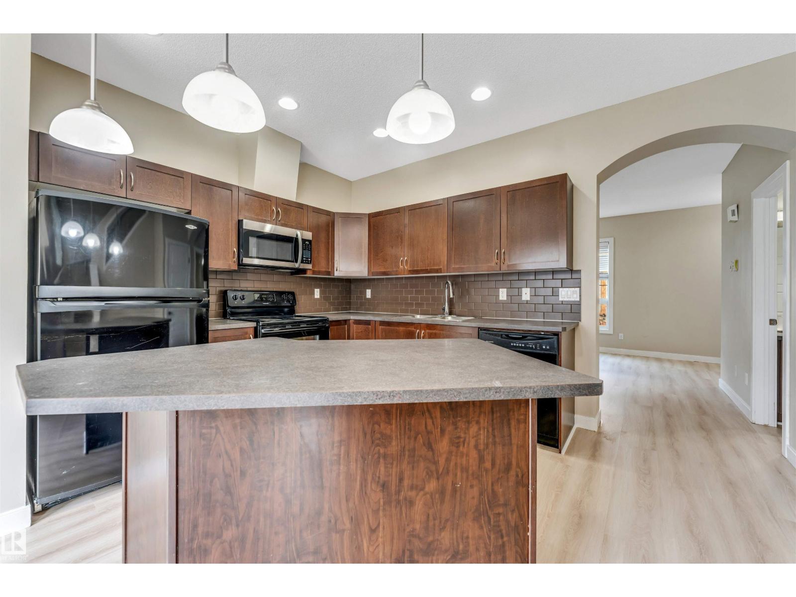#27 13825 155 AV NW - Image 11