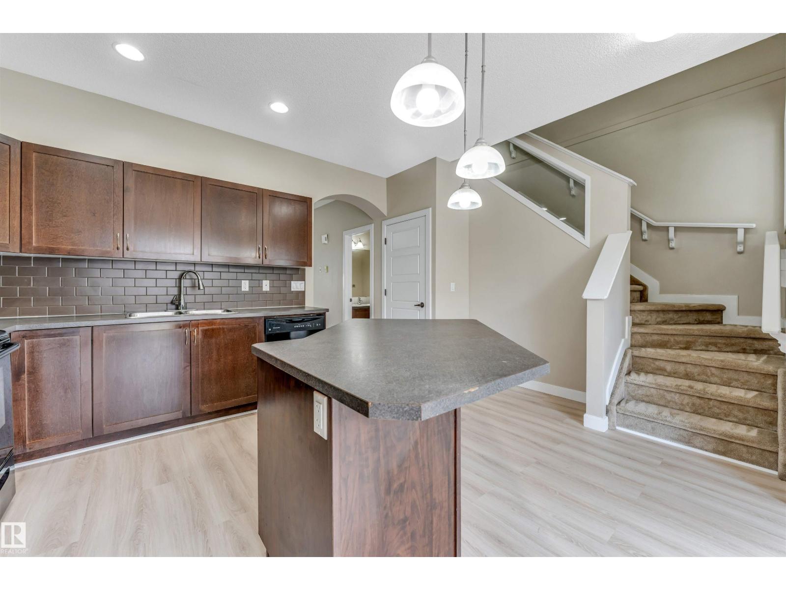 #27 13825 155 AV NW - Image 13