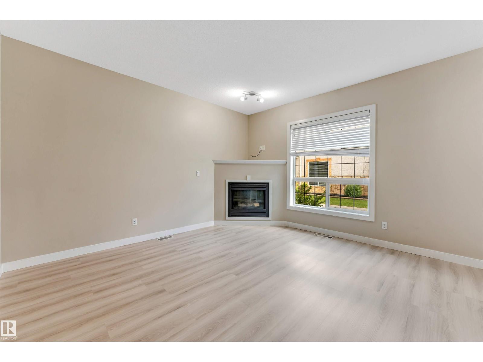 #27 13825 155 AV NW - Image 9