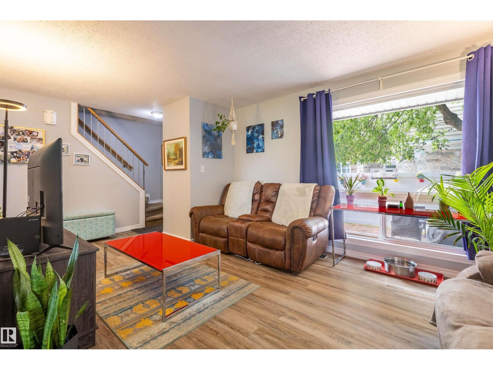 13323 47 ST NW - 9