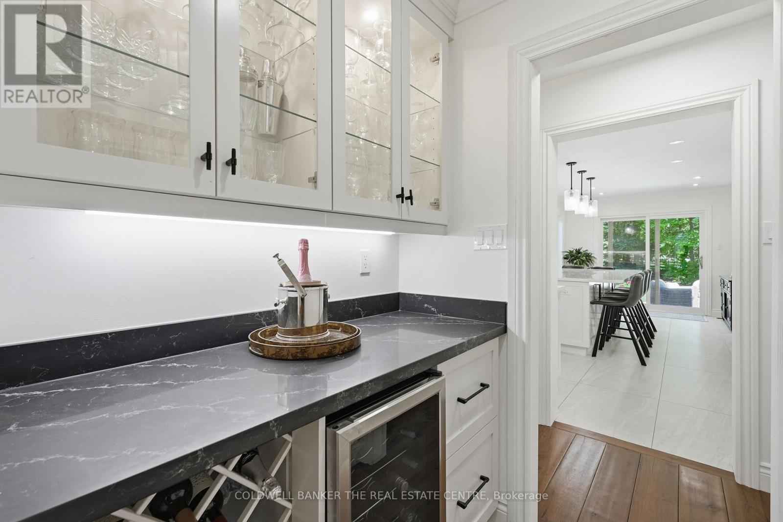 49 FALLING LEAF COURT - 12