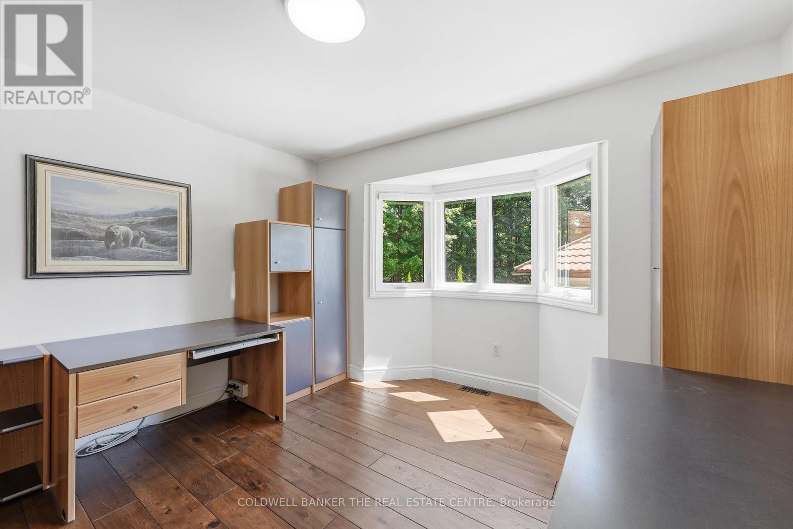 49 FALLING LEAF COURT - 21